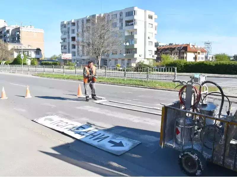 От вчера до края на месеца се въвежда временна организация на движението в района на две кръстовища на ул. „Александър Стамболийски“