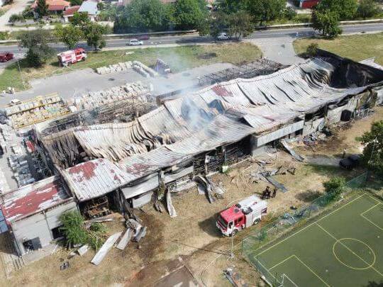 26-годишен от Гецово е причинил пожара, унищожил магазин „ТеМакс“ в Разград 