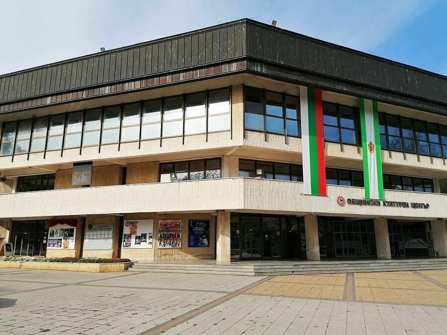 Прекратиха фиктивните договори в театралния център