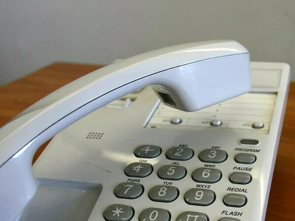 Минувачи спасили пенсионерка от телефонна измама