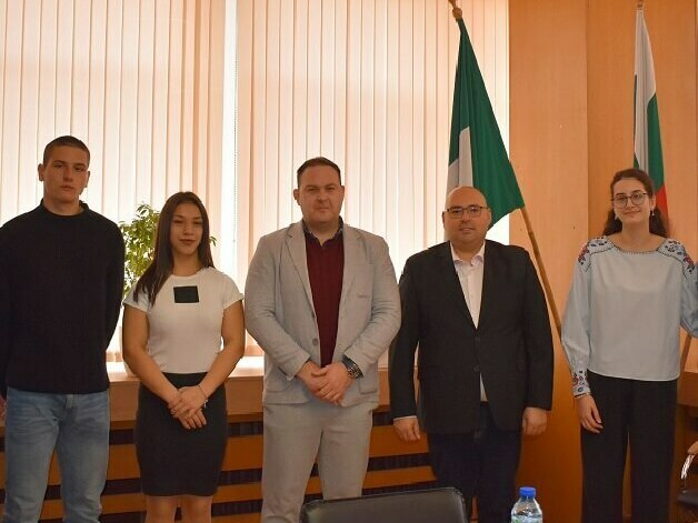 Финансови стимули за млади шампиони