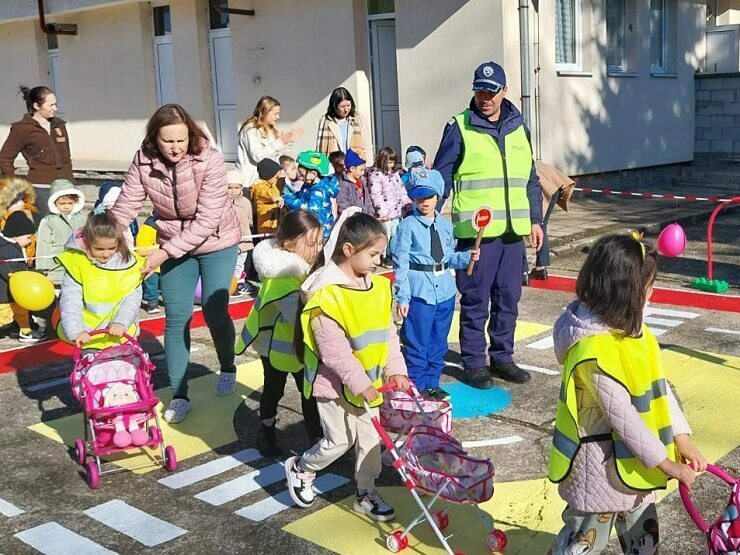 Деца демонстрираха знания за правилата на пътя
