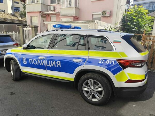 Задържаха млад мъж с канабис