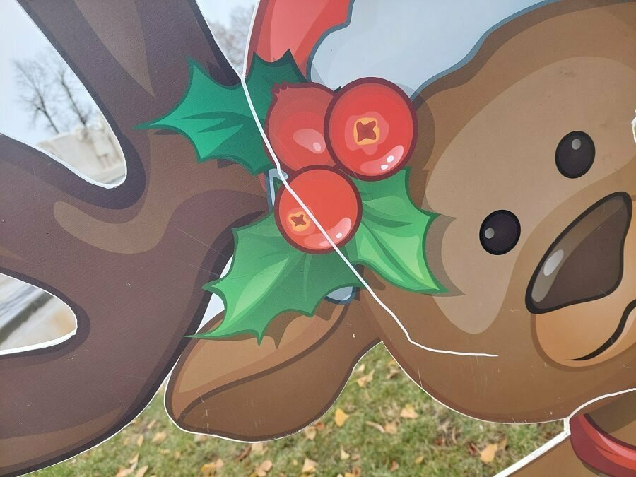 Вандали увредиха коледна украса