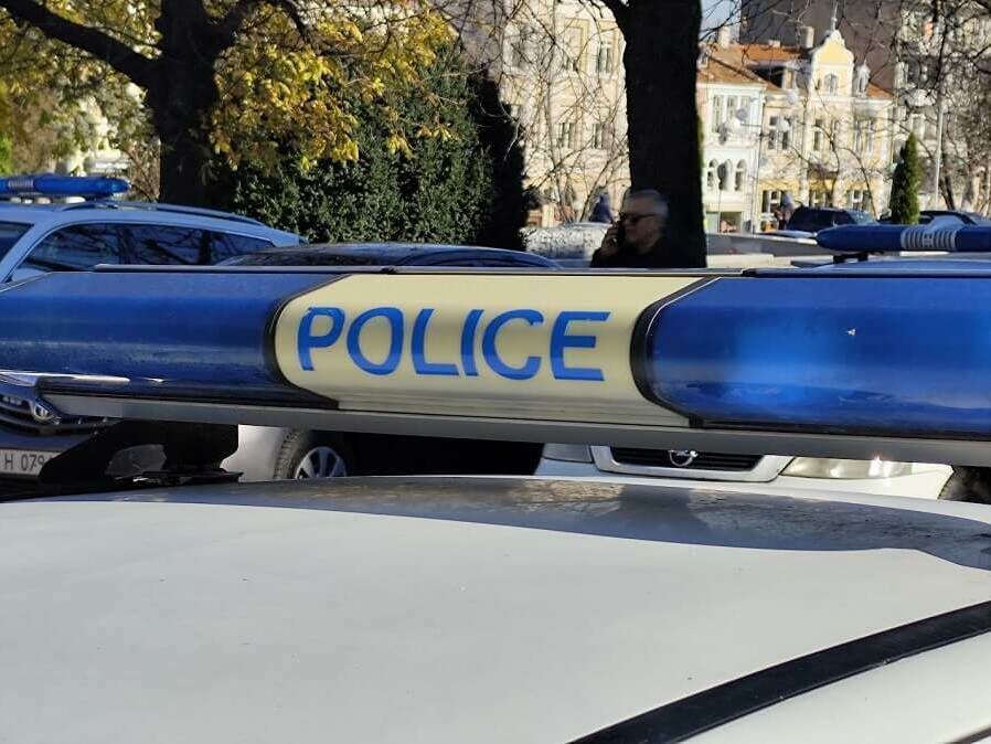 Младеж с опасност за живота след катастрофа