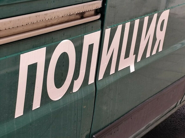 Катастрофа на мокър път, жена е в болница