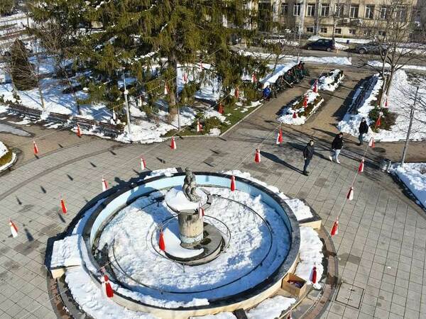 Мартеници създават празнично настроение в Разград