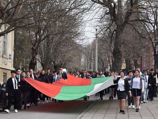 Празнично честване на националния празник