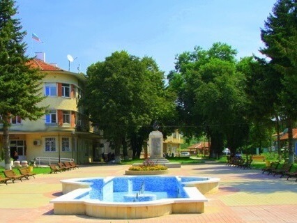 Обновяват 17 улици в община Цар Калоян