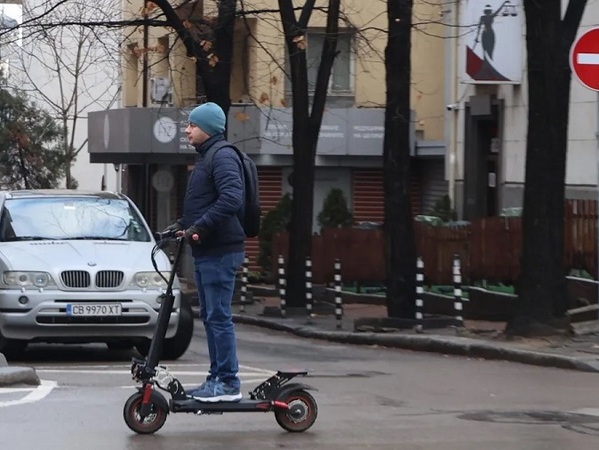 Приеха правила за движение на тротинетките