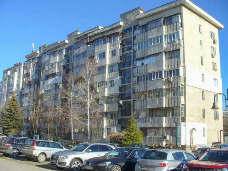 Обществена поръчка за саниране на пет блока