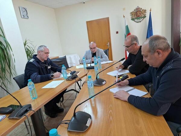 Отново забрани заради птичия грип