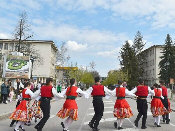 Цветен празник на открито