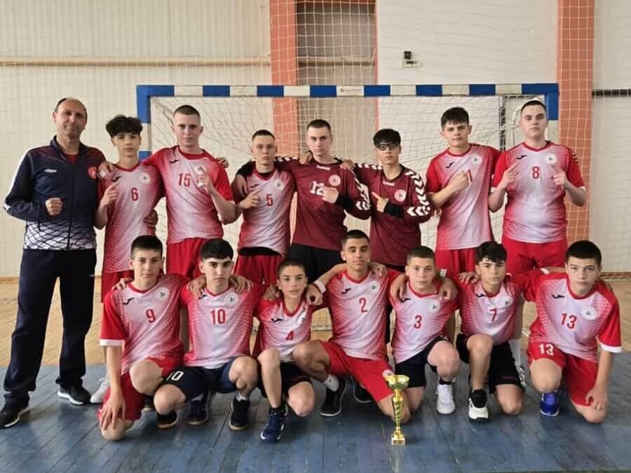 Млади хандбалисти на държавни финали