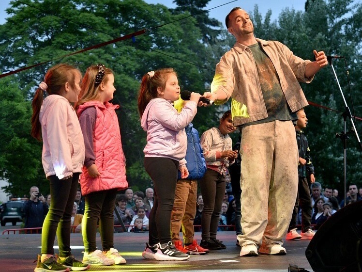 Вениамин от „Капките“ в Разград за Деня на детето