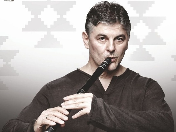 Теодосий Спасов и филхармонията на една сцена