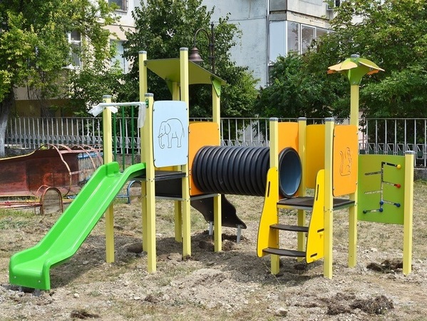 Обновяват детски кътове за игра