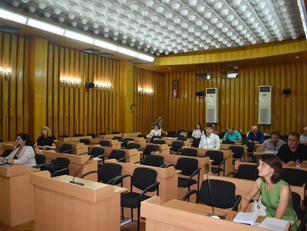 Седем средищни училища