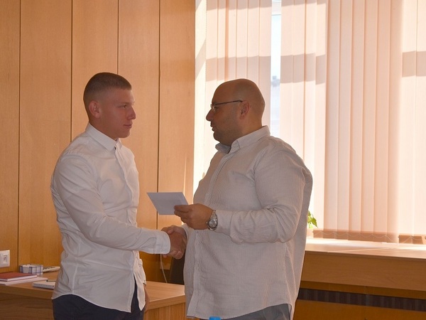 Финансов стимул за млад състезател по стрелба с лък