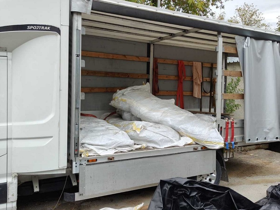 Откриха лодки, вероятно за трафик на хора