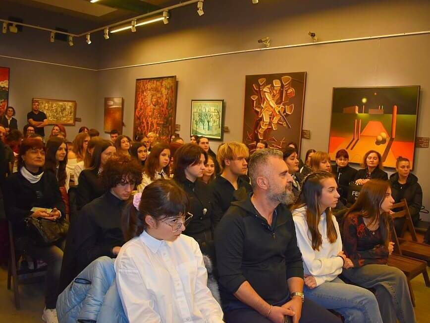 52 младежи с плакети за добри дела