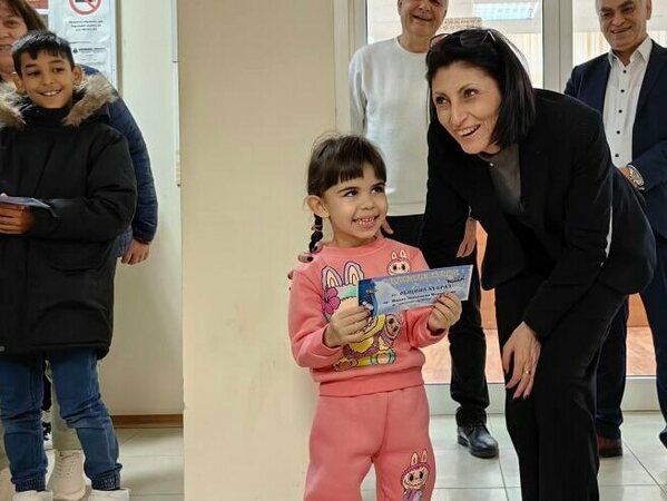 Коледни ваучери за деца в неравностойно положение