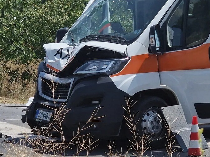 Линейка катастрофира, пациентката е с фрактура