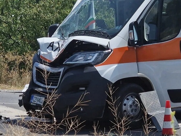 Линейка катастрофира, пациентката е с фрактура