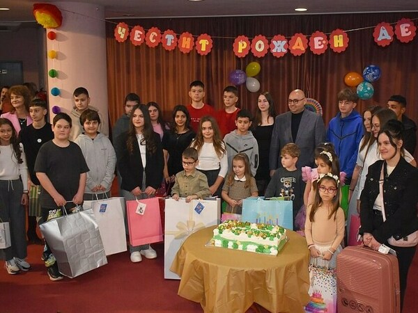 Парти за кръщелниците на кмета на Разград