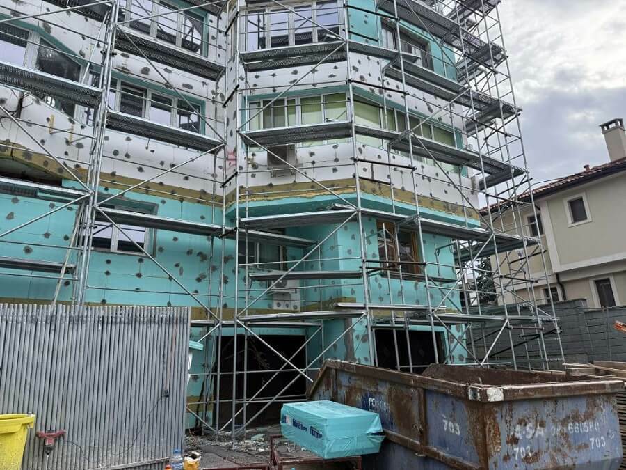 Санирането на блокове в Разград върви по график