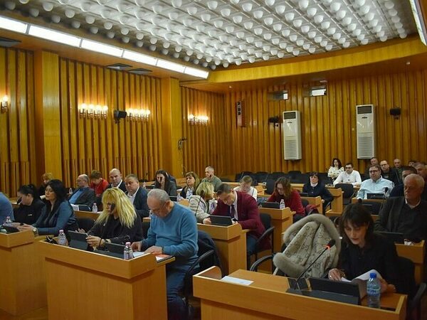 Увеличиха кметските заплати с 5%