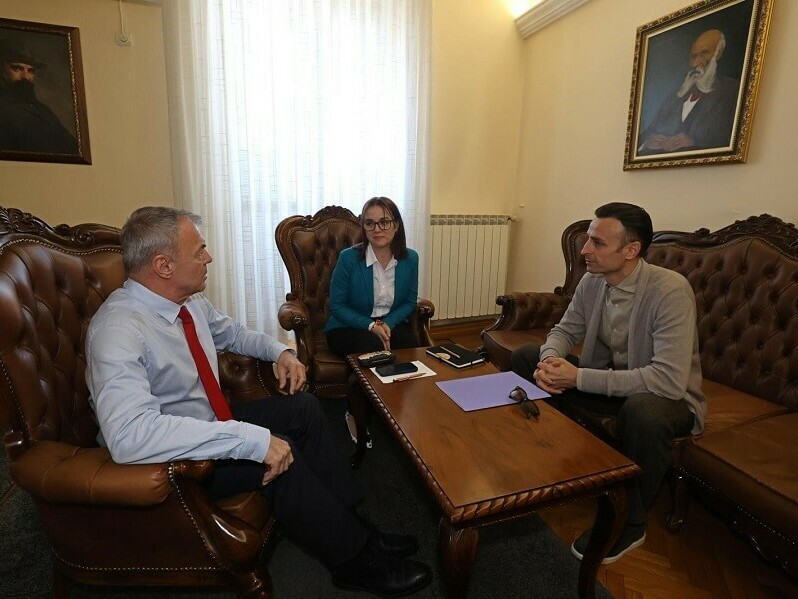 Идея: отварят физкултурните салони за спортни клубове