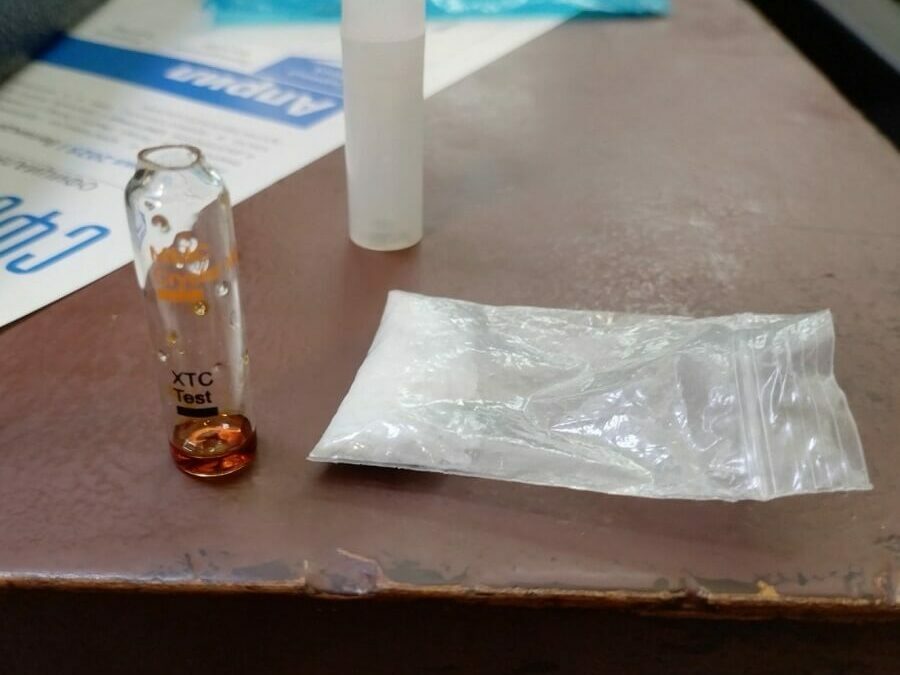 Двама в ареста за държане на наркотици