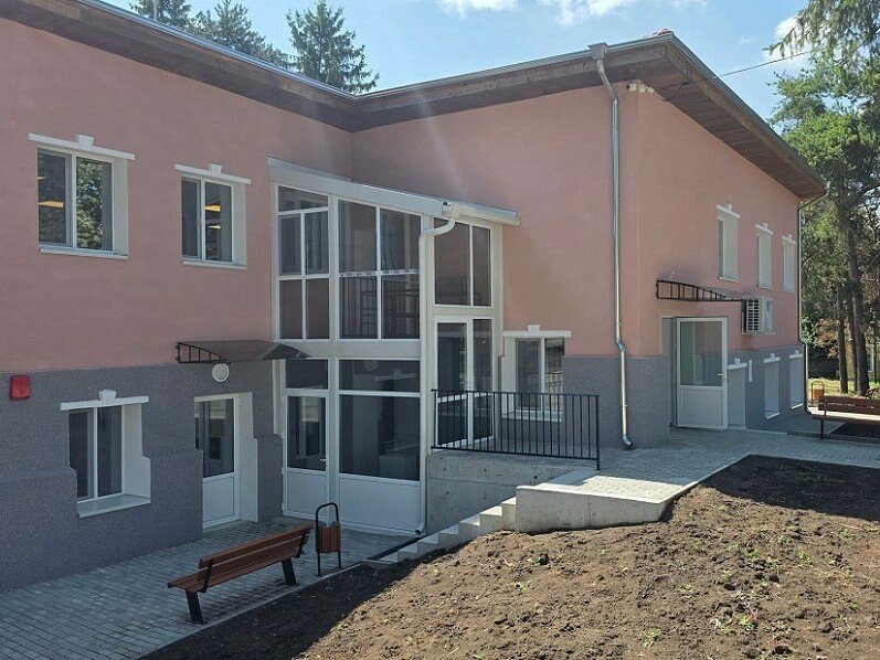 Нова социална услуга за 15 души с физически увреждания