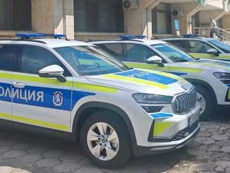 Нови автомобили за три районни управления