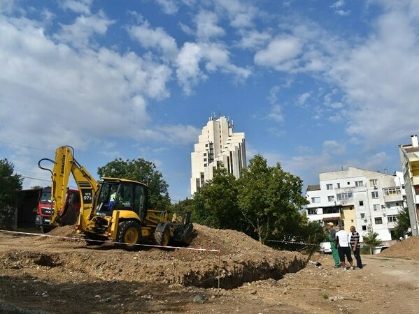 Ремонтите в жк „Житница“ продължават